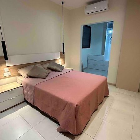 Апартаменты A Flat In The Heart Of Bugibba Сент-Полс-Бей Экстерьер фото