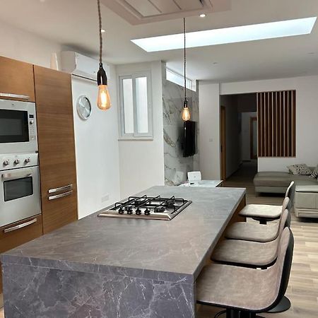 Апартаменты A Flat In The Heart Of Bugibba Сент-Полс-Бей Экстерьер фото